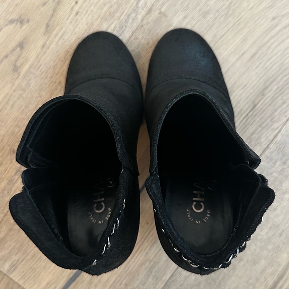 Chanel suede ankle boots - Picture 2 of 11